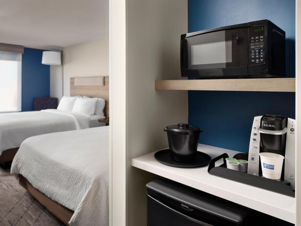 Holiday Inn Express Peru-Lasalle Area By Ihg Exterior photo